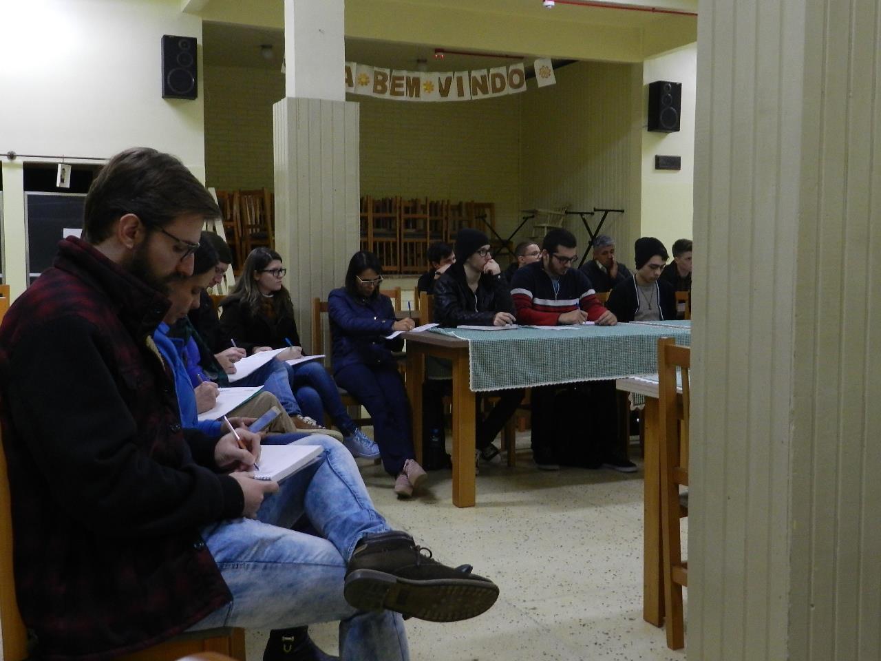 Acadêmicos da Faculdade IENH visitam Casa João Bosco