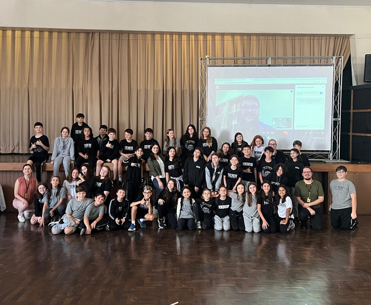 Alunos da Unidade Oswaldo Cruz mergulham na história da imigração alemã em palestra bilíngue