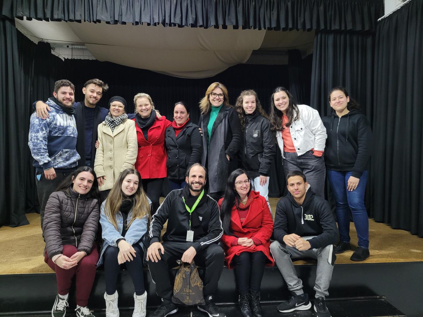 Alunos do Curso Técnico em Administração da IENH têm atividade teatral para aprimorar comunicação