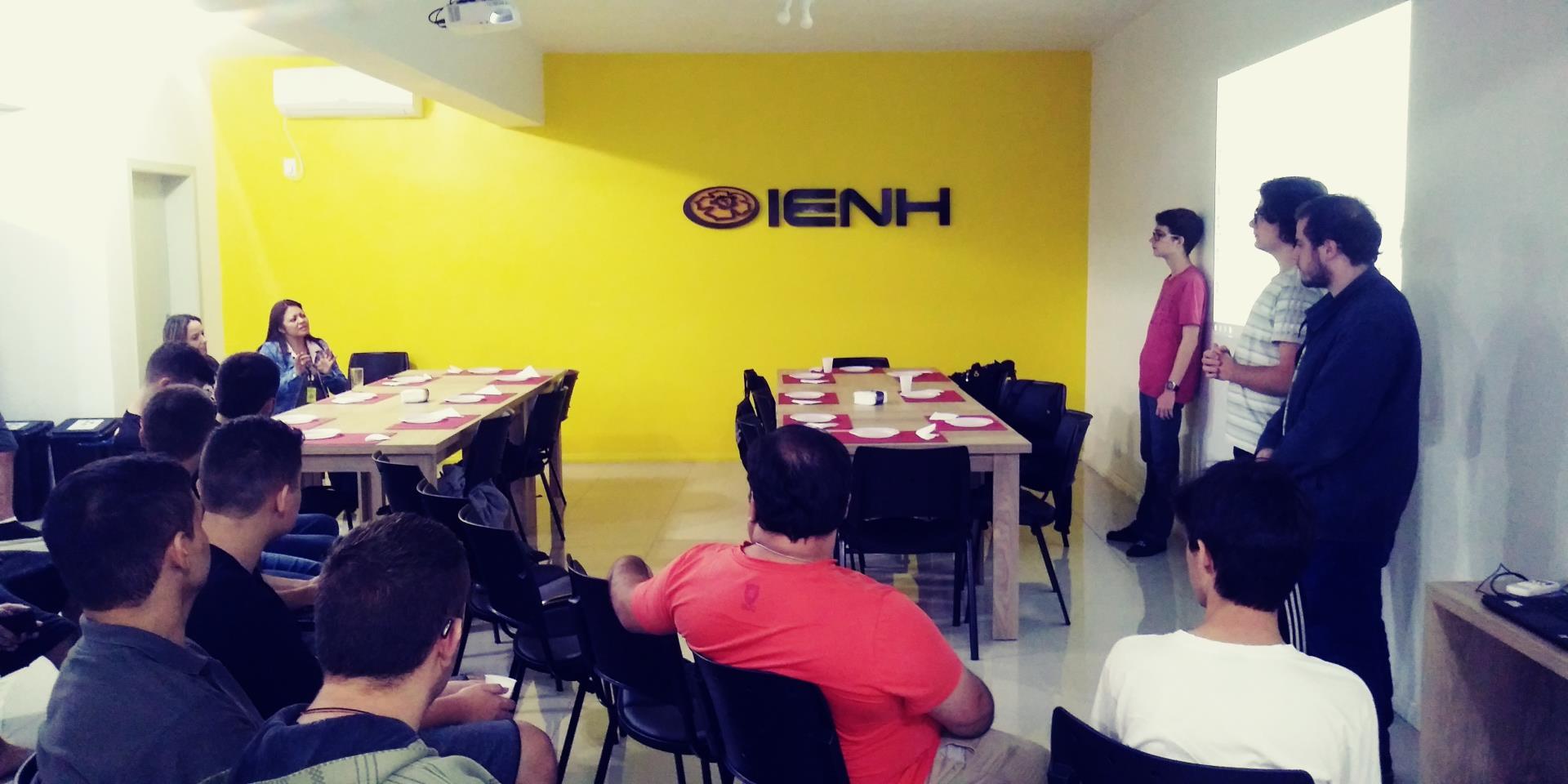 Alunos do Curso Técnico em Informática da IENH organizam evento com Project Model Canvas