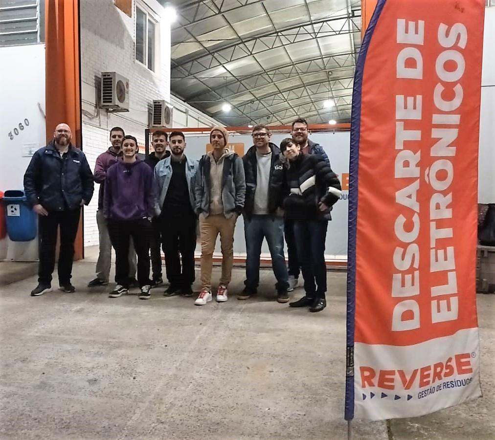 Alunos do Curso Técnico em Logística da IENH visitam empresa especializada em logística reversa