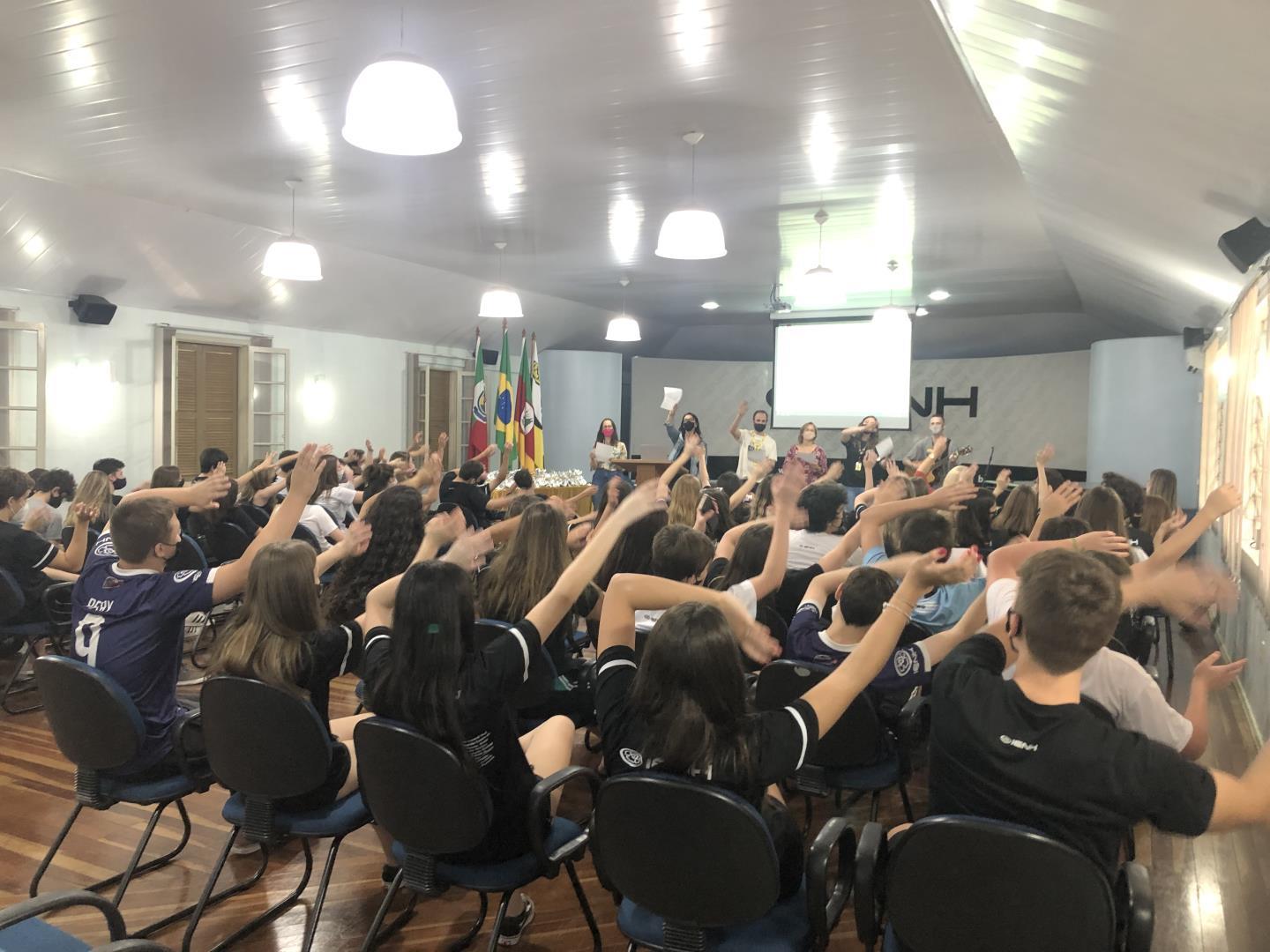 Alunos dos 9°s anos participam de Celebração de encerramento