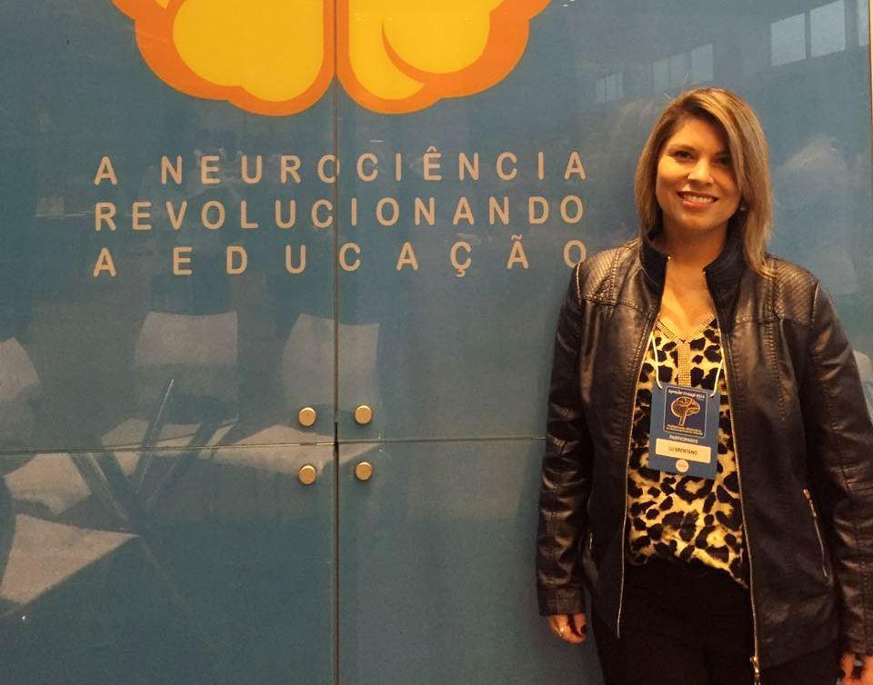 Assessora do Currículo Bilíngue participa de Congresso de Neurociências e Educação em São Paulo
