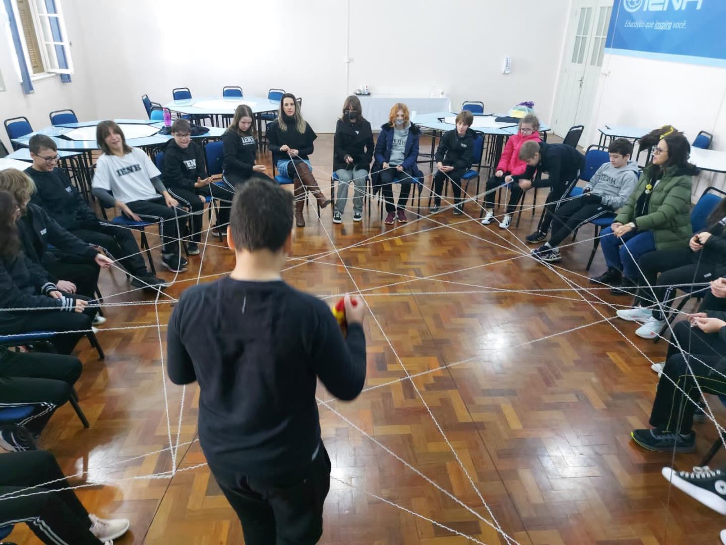 Atividade de integração e “teia da vida” são realizadas com estudantes do 7° ano na IENH