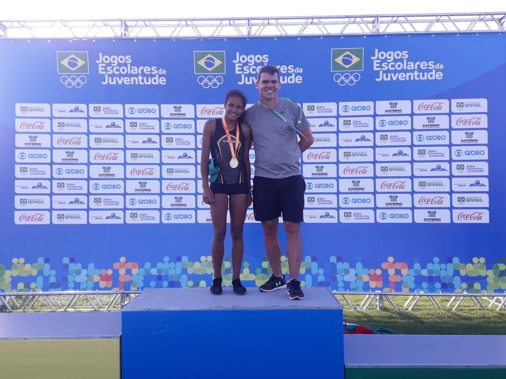 Atleta da IENH é campeã dos Jogos Escolares da Juventude e alcança recorde nacional