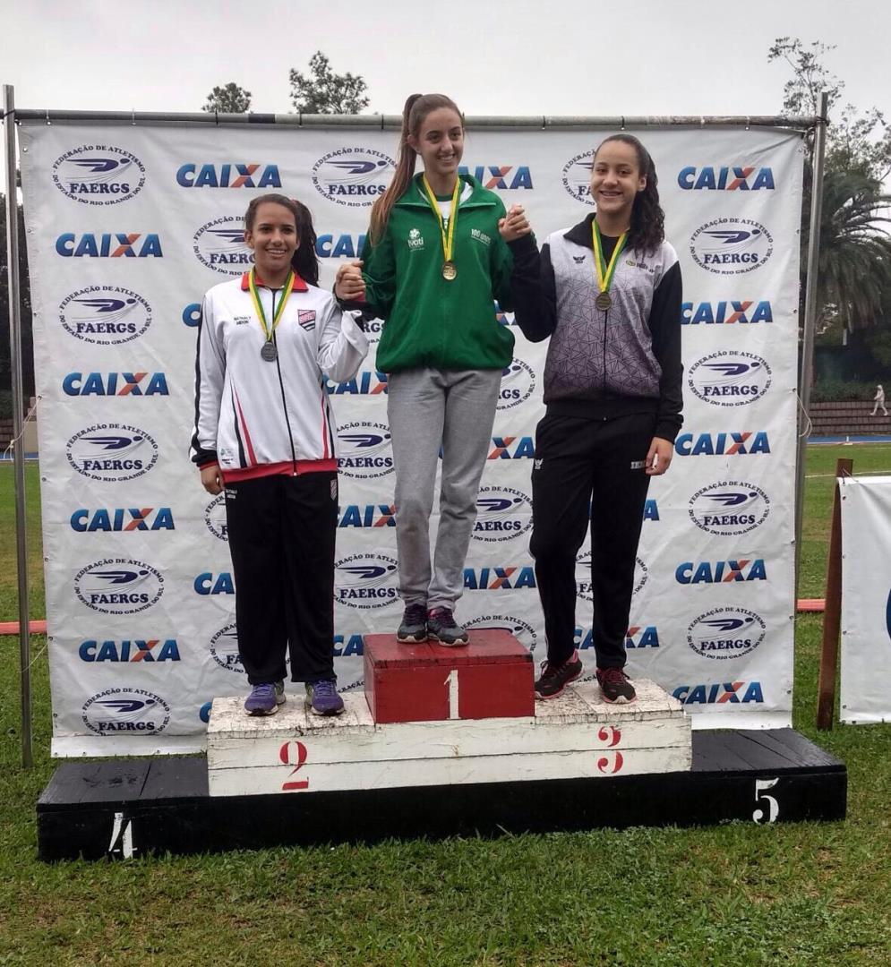 Atletismo da IENH conquista 12 medalhas no Campeonato Estadual sub-18