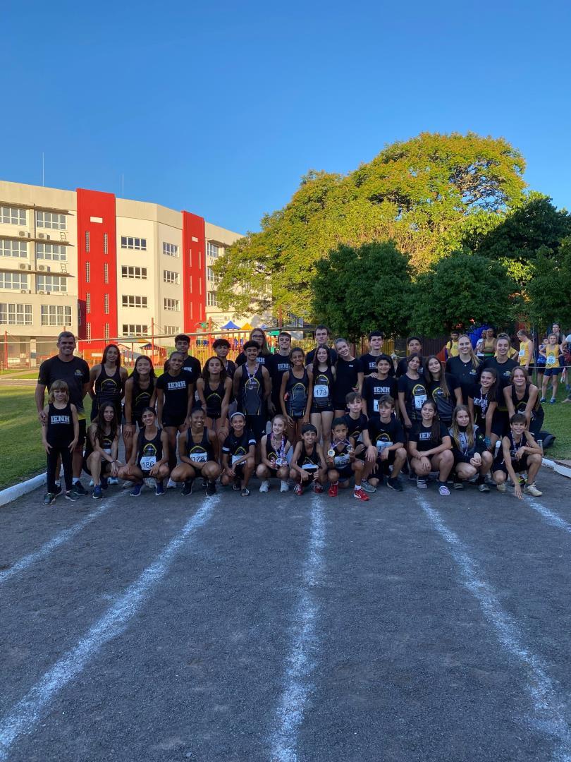 Atletismo da IENH conquista 29 medalhas na competição Troféu Mauá