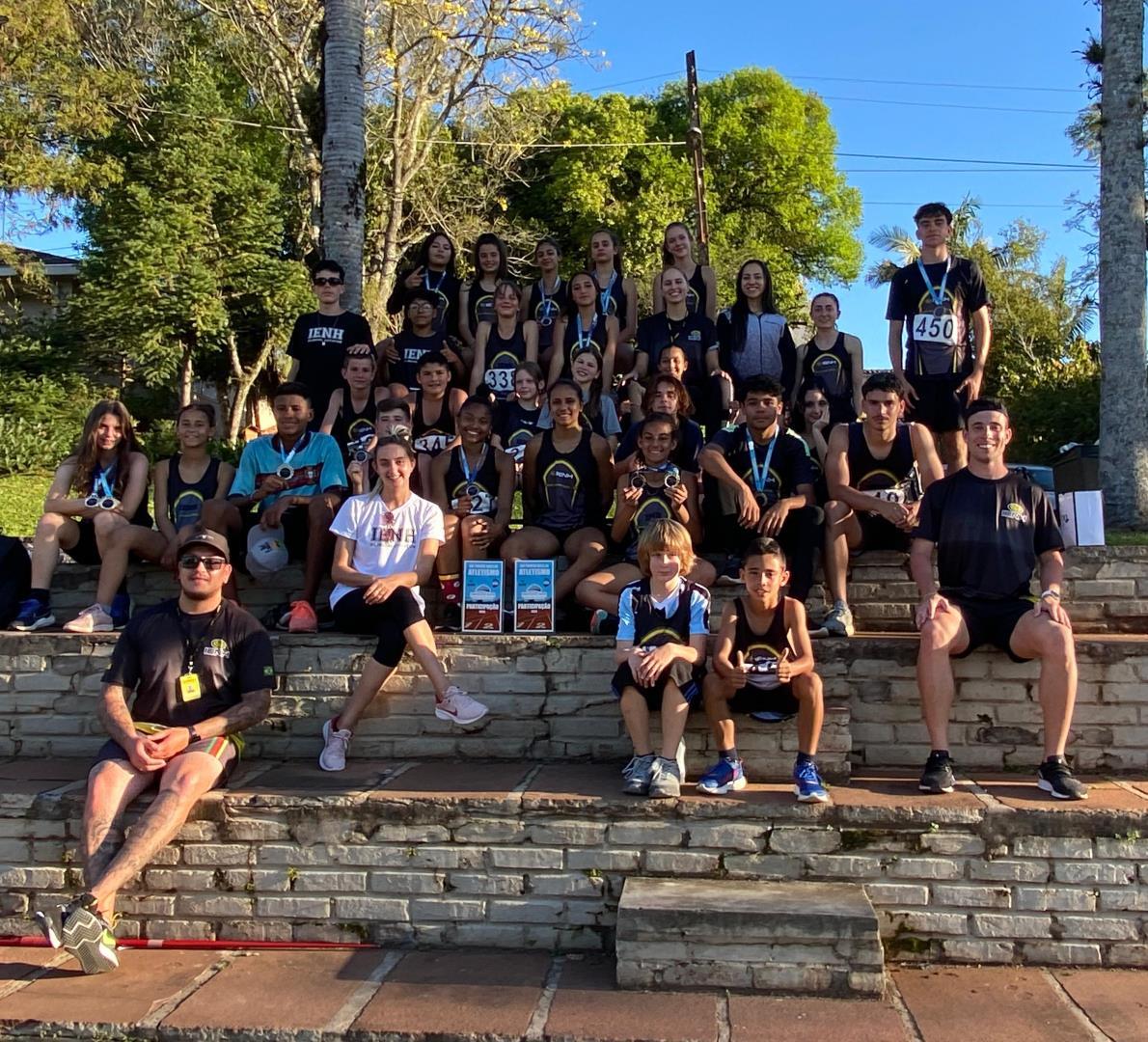 Atletismo da IENH conquista 40 medalhas no Troféu Ivoti