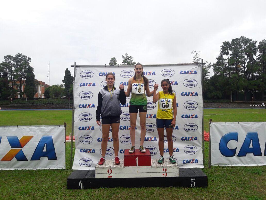 Atletismo da IENH conquista medalhas no Campeonato Estadual Adulto