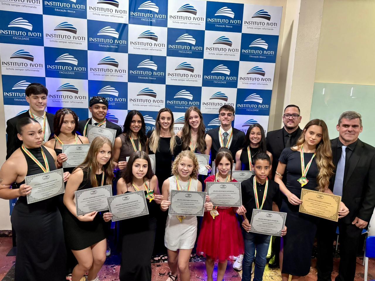 Atletismo da IENH foi destaque no 23º Troféu Faergs