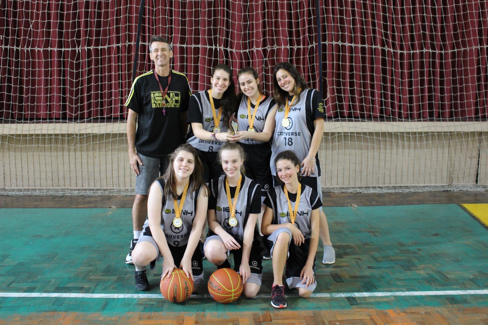 Basquete feminino da IENH é campeão dos Jogos Internacionais Luteranos