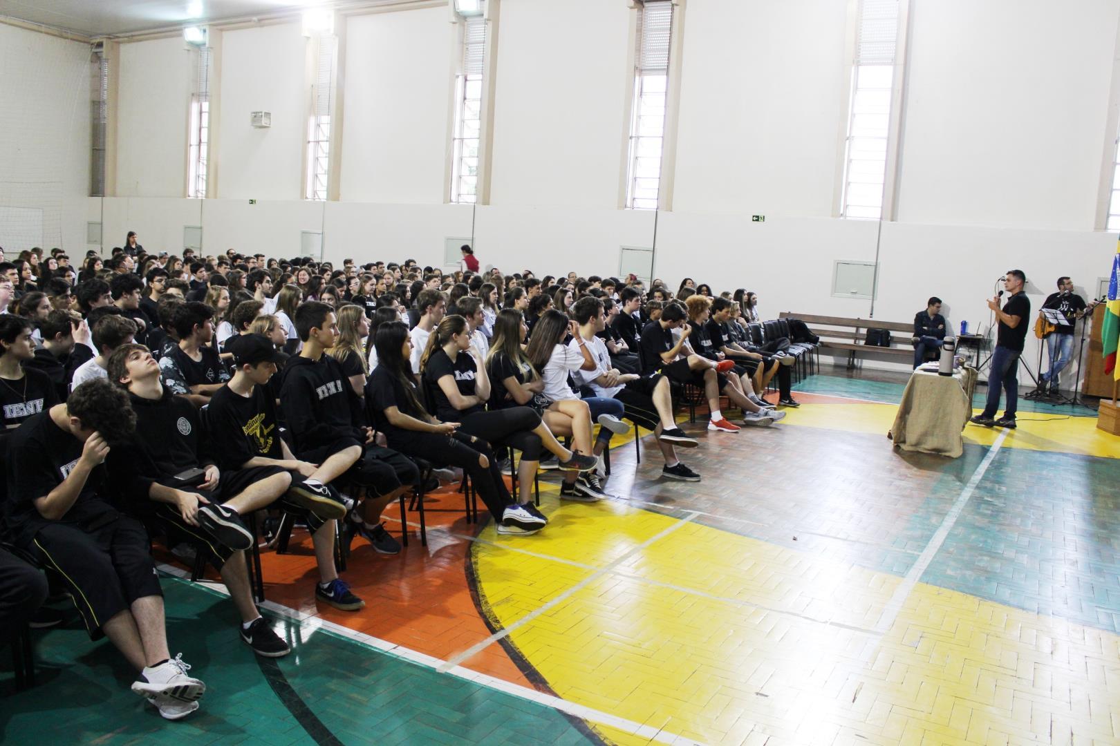 Cultura gaúcha é abordada em momento cívico e meditação na Unidade Fundação Evangélica