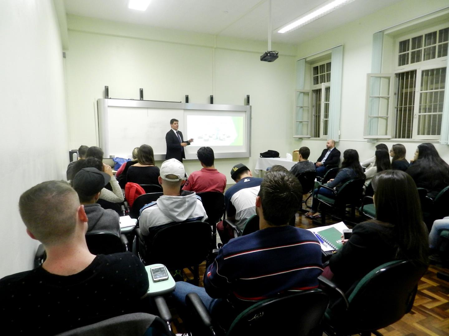 Curso Técnico promove aula gratuita sobre aposentadoria