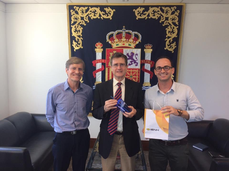 Diretor e Coordenador da IENH visitam Consulado Espanhol