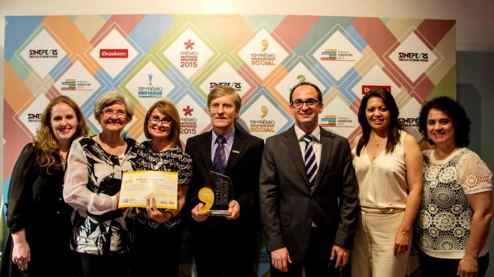 Dois projetos da IENH são premiados no 10º Prêmio de Responsabilidade Social do SINEPE