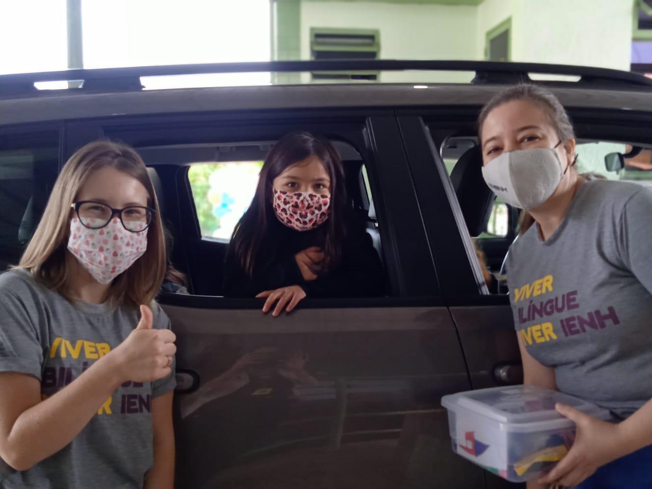 Drive Thru solidário da IENH arrecada mais de uma tonelada de alimentos