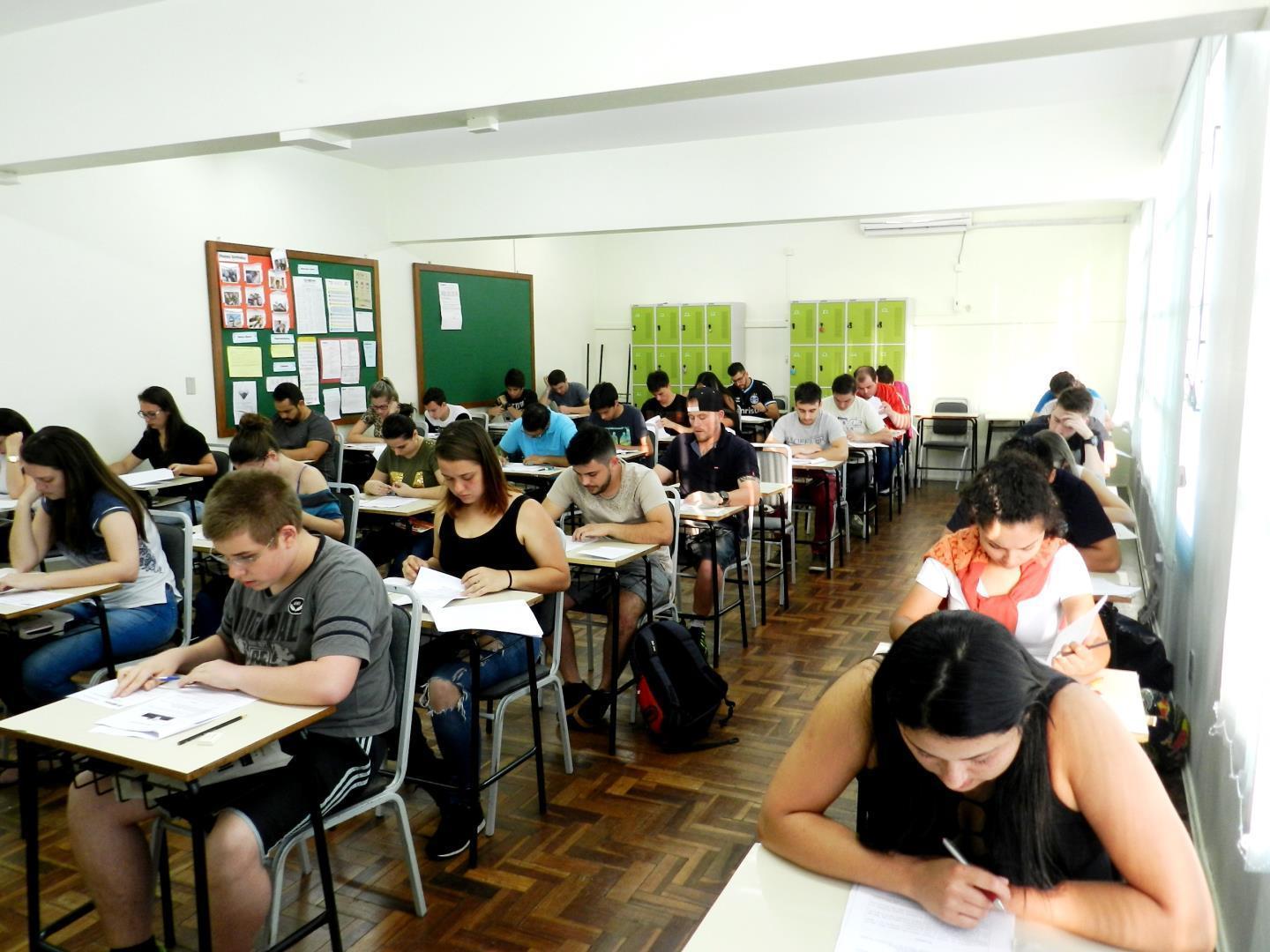 Encerram hoje as inscrições para as Bolsas de Estudo da IENH