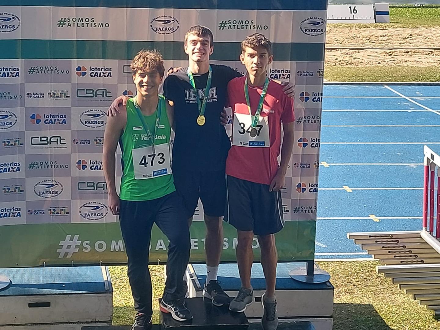 Equipe de Atletismo da IENH é vice-campeã estadual da categoria sub-18