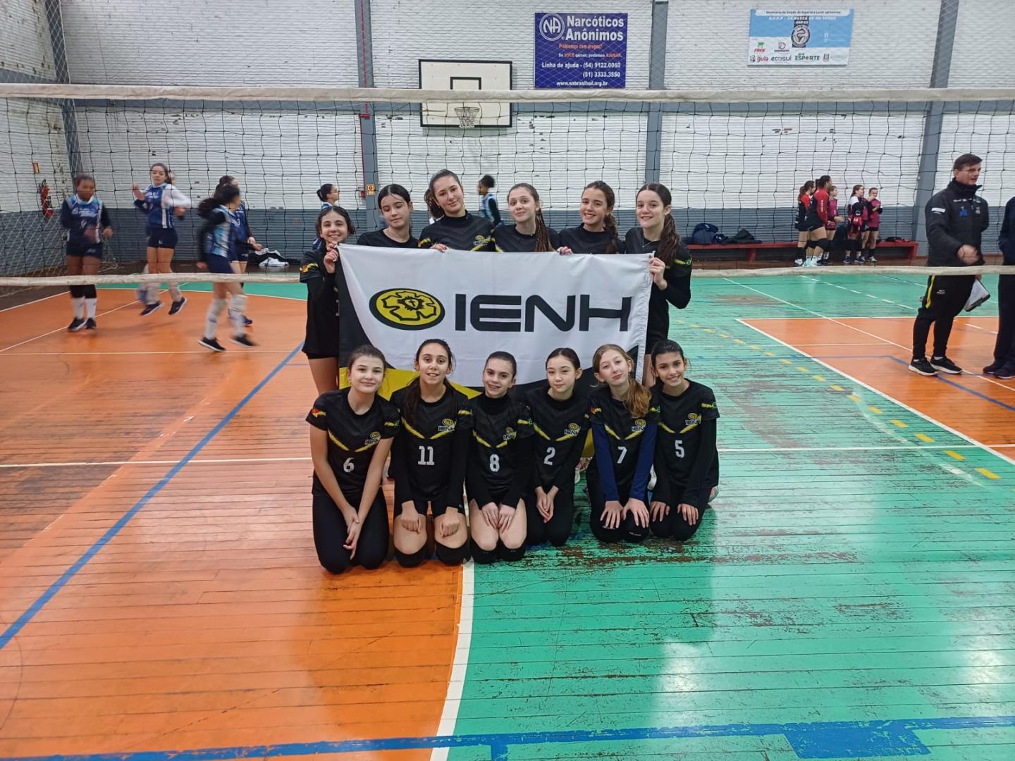 Equipe mirim feminina da IENH participa da Liga Nova Petrópolis de voleibol