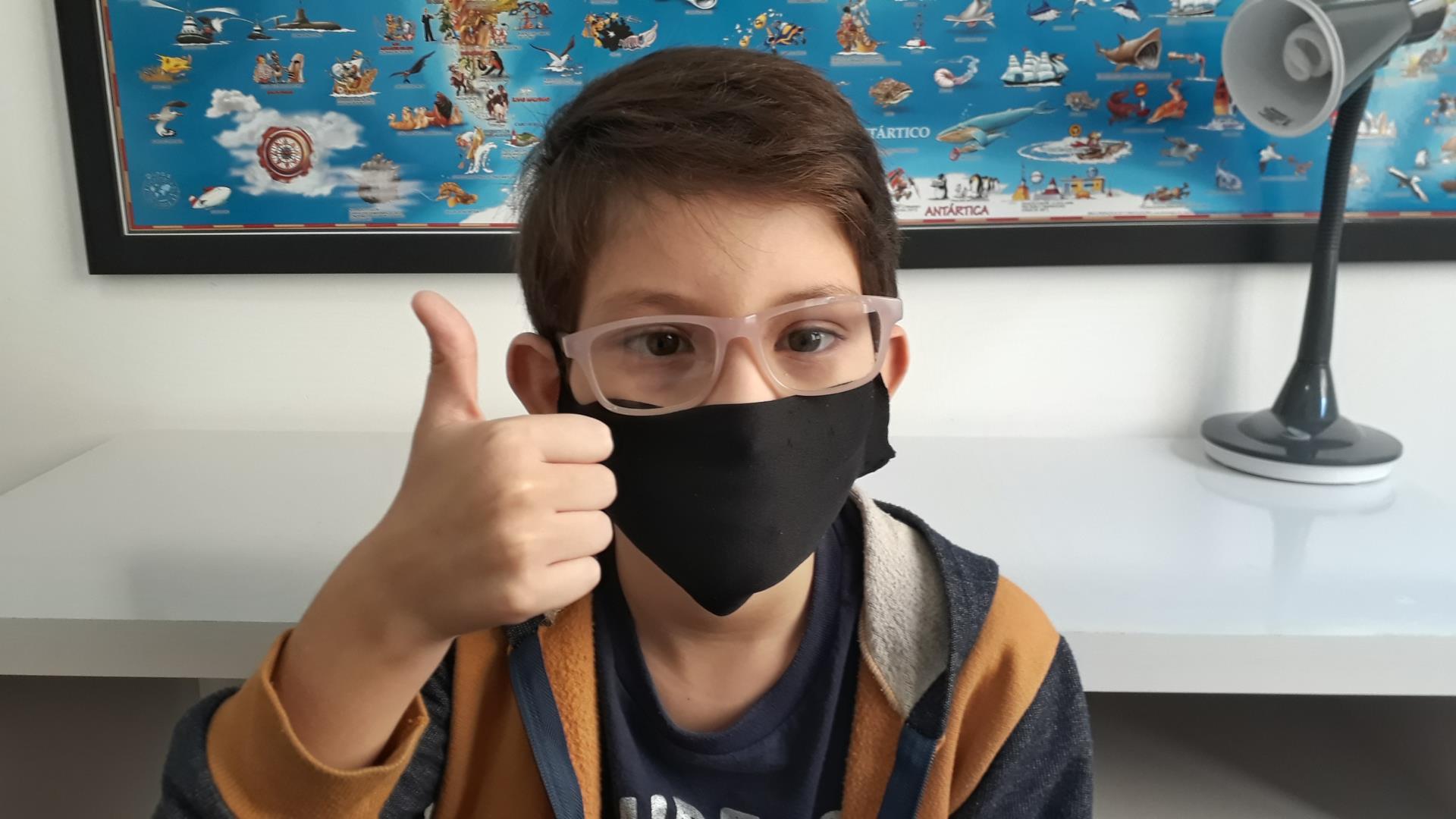 Estudantes confeccionam máscaras Estudantes confeccionam máscaras