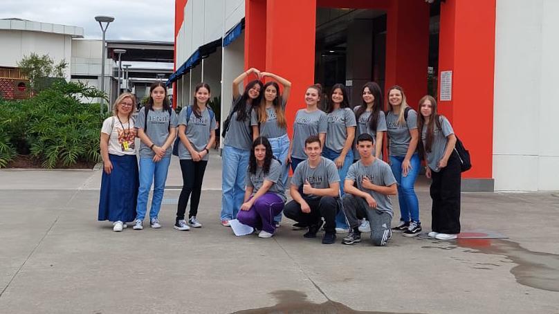 Estudantes do Curso Técnico em Administração Participam de Atividade de Campo no I-Fashion Outlet