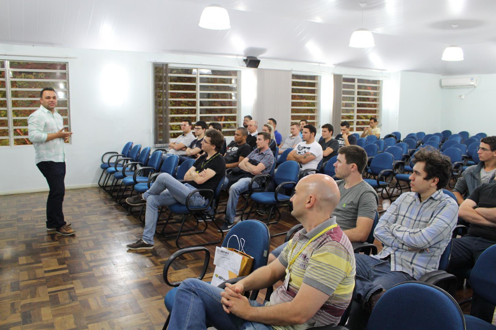 Faculdade IENH realiza palestra sobre Segurança Cibernética