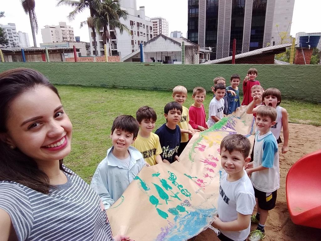 História coletiva ao ar livre na Unidade Oswaldo Cruz