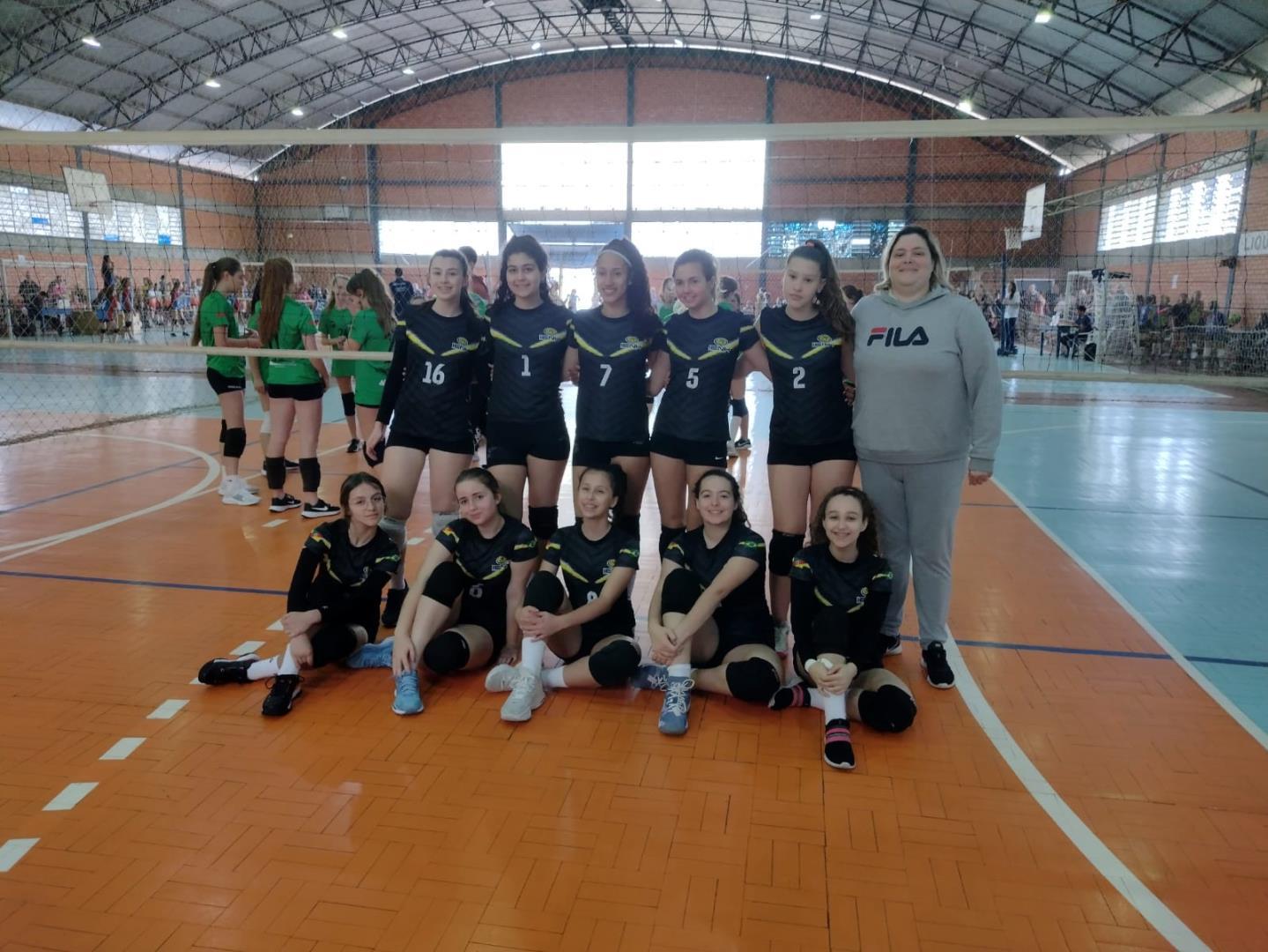 IENH é vice-campeã da Copa Escolar CML/Avates de vôlei