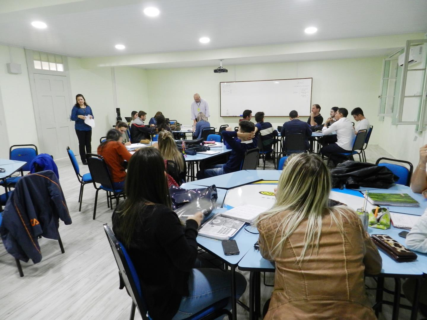 IENH realiza aula aberta de Logística Reversa