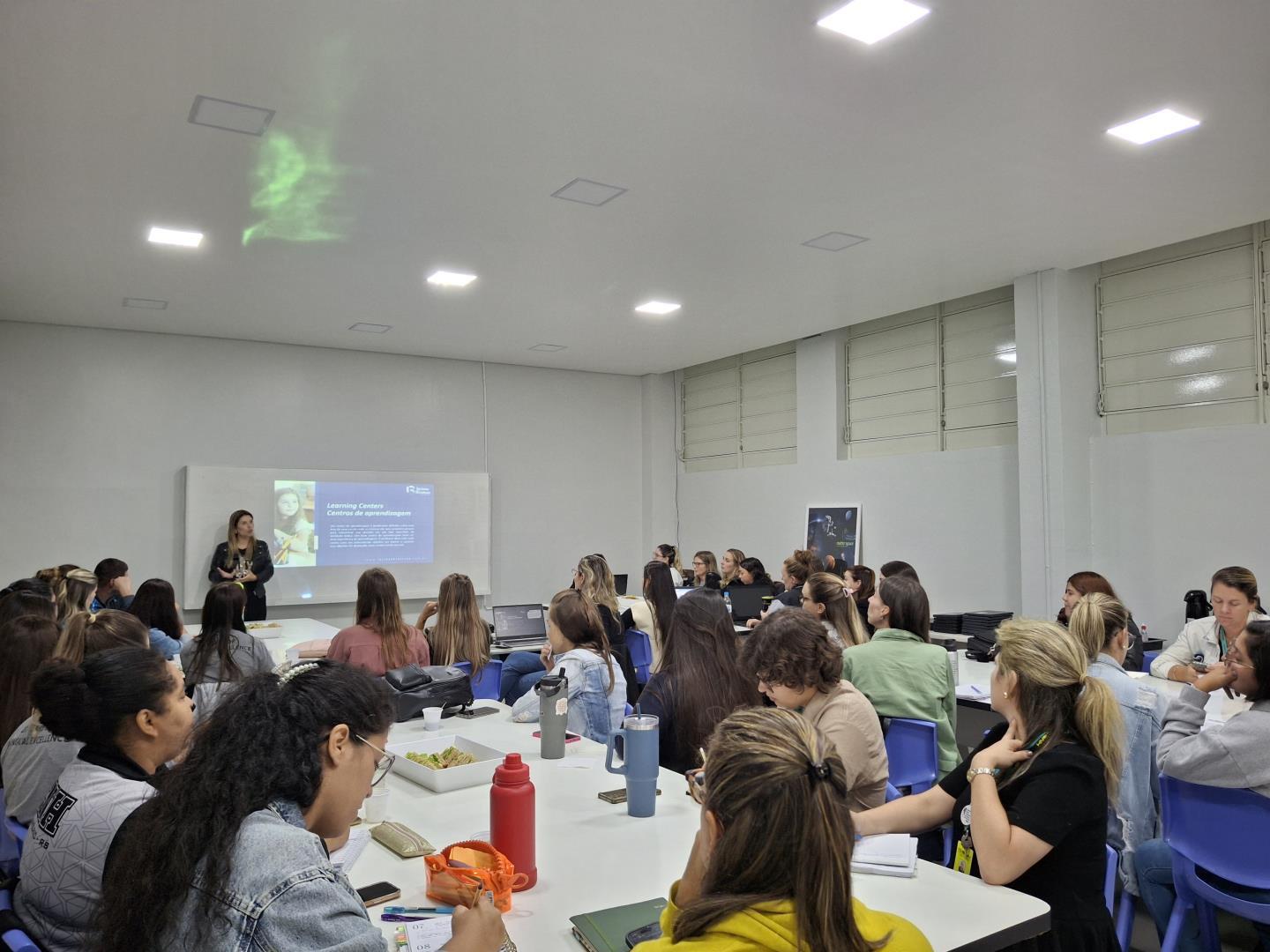 IENH realiza reunião geral de professores da Educação Básica 