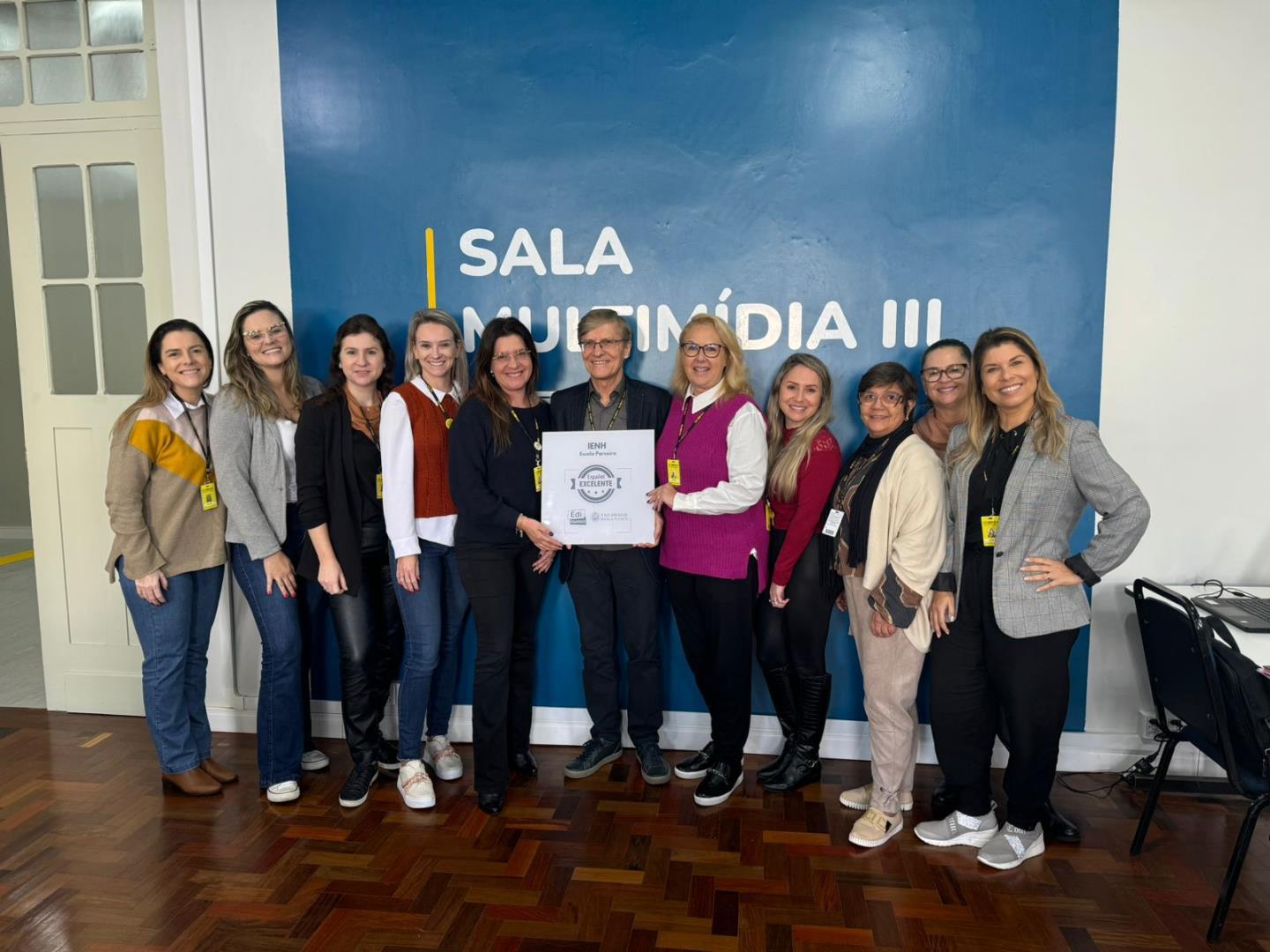 IENH recebe placa que representa parceria com a Universidad de Salamanca