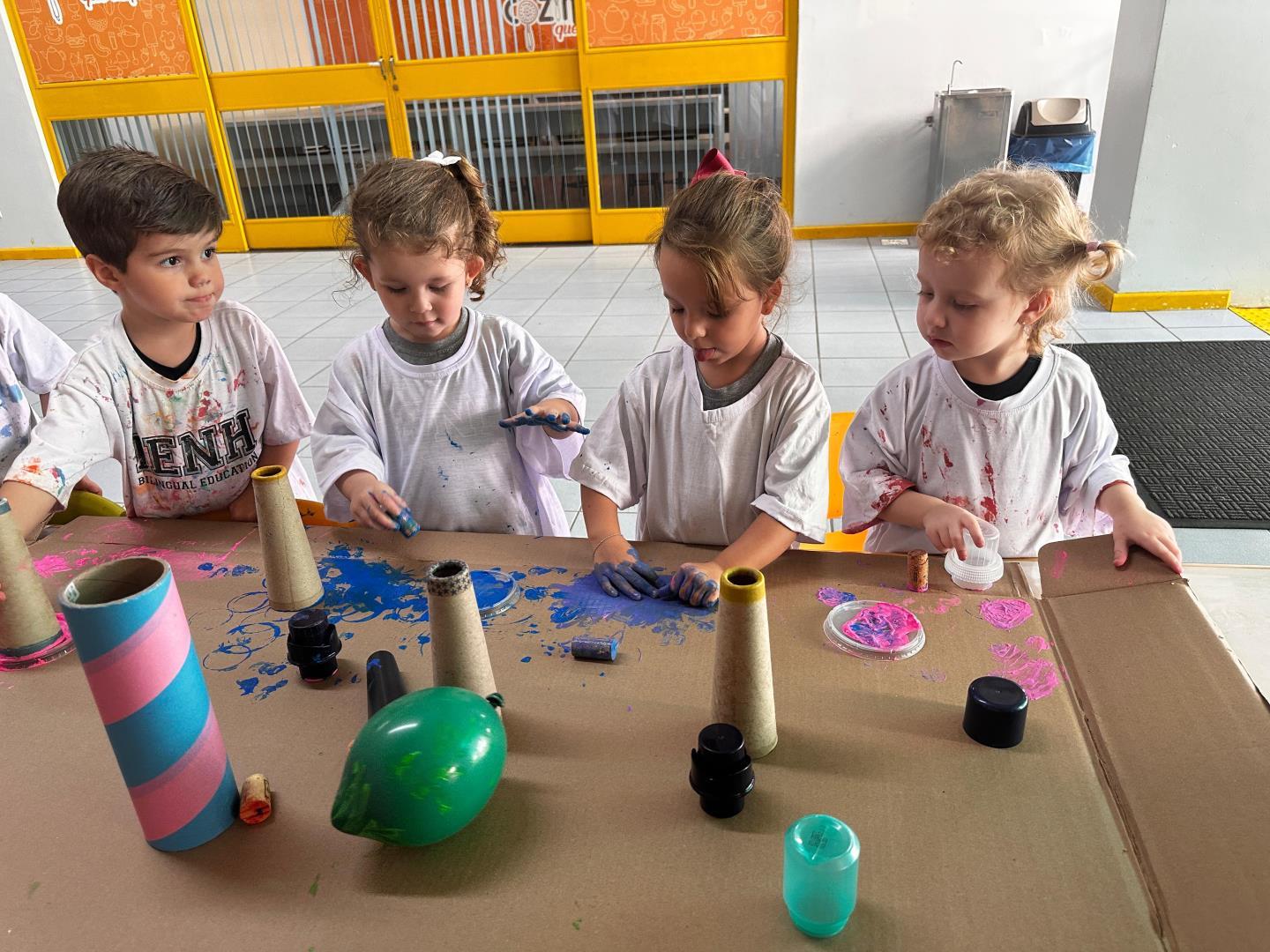 Interpretação de obra de arte inspira criatividade e celebra o Dia da Mulher na Unidade Pindorama