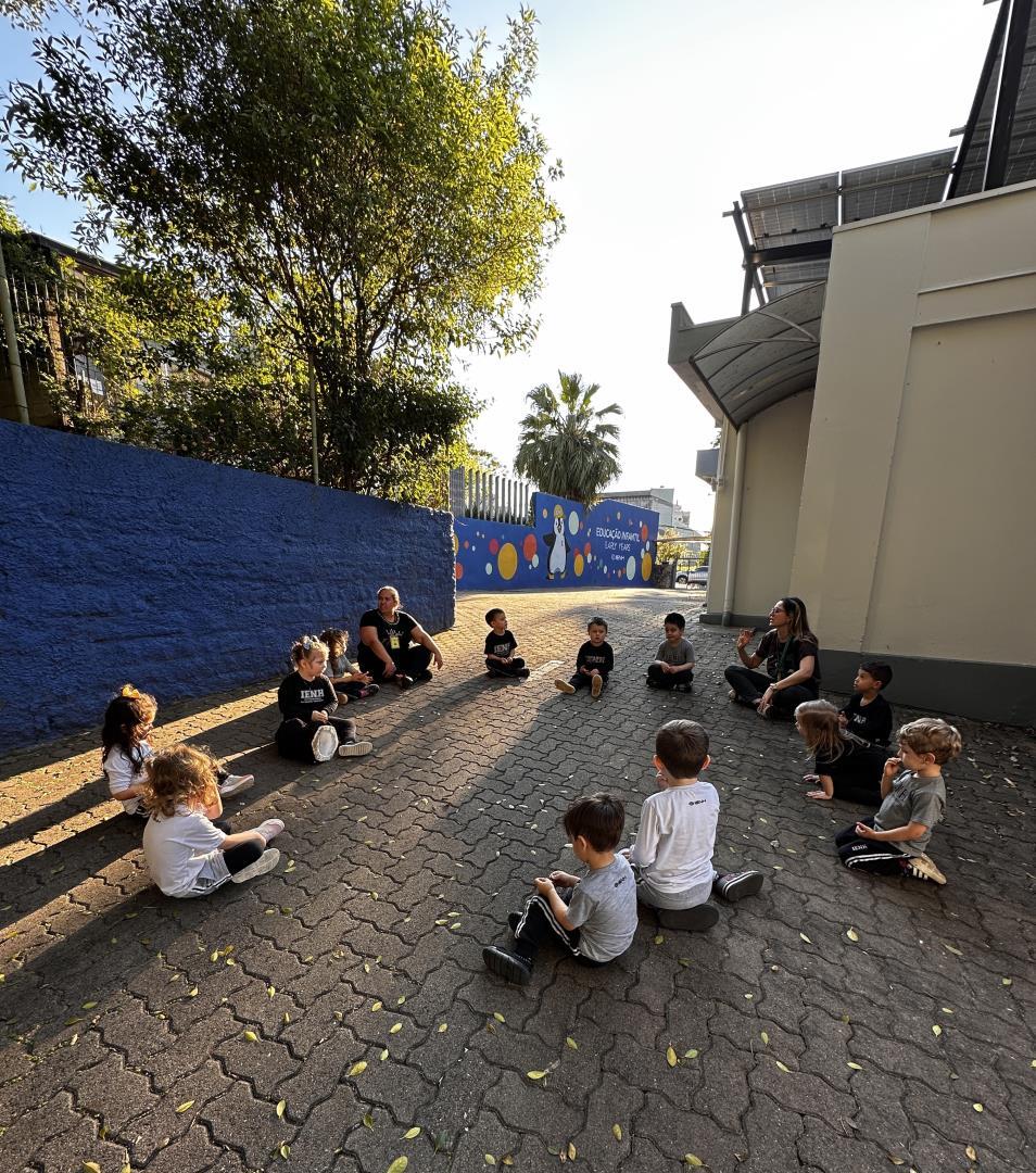 Kindergarten 3A da Unidade Pindorama explora paisagem sonora em atividade de Wellbeing