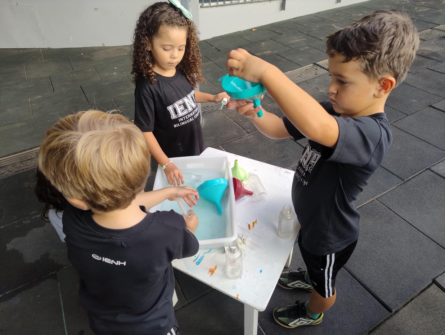 Kindergarten 5B da Unidade Oswaldo Cruz começa projeto de estudos "Water Lab"