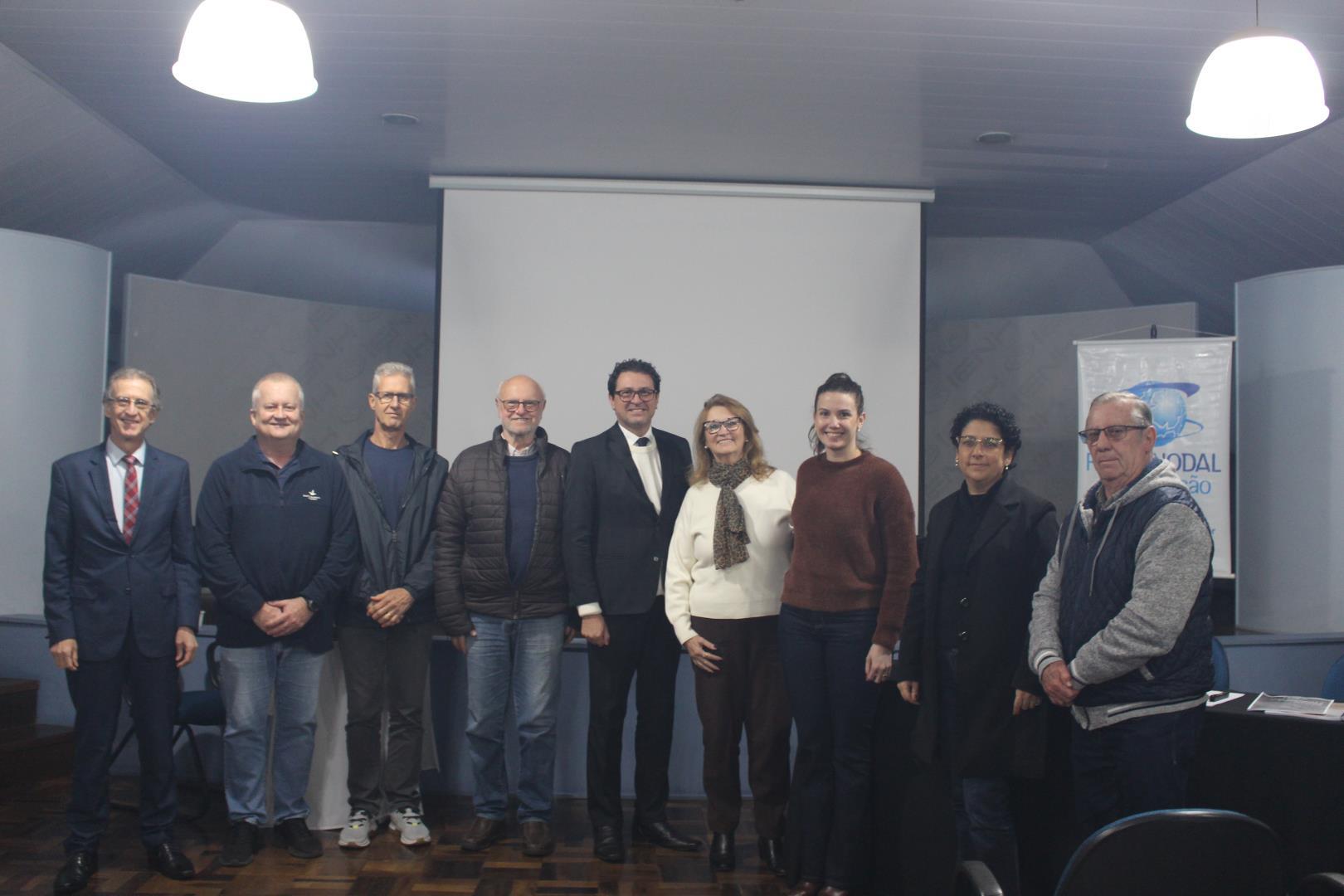 Membros da comunidade e lideranças participam da Assembleia da Mantenedora da IENH