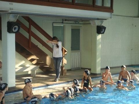 Alunos da IENH conhecem o corpo em aulas de Espanhol