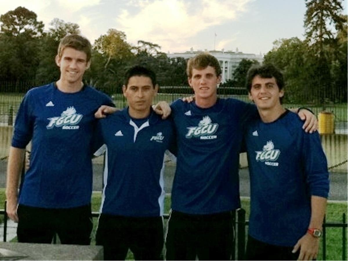 Ex-aluno da IENH está jogando futebol no exterior