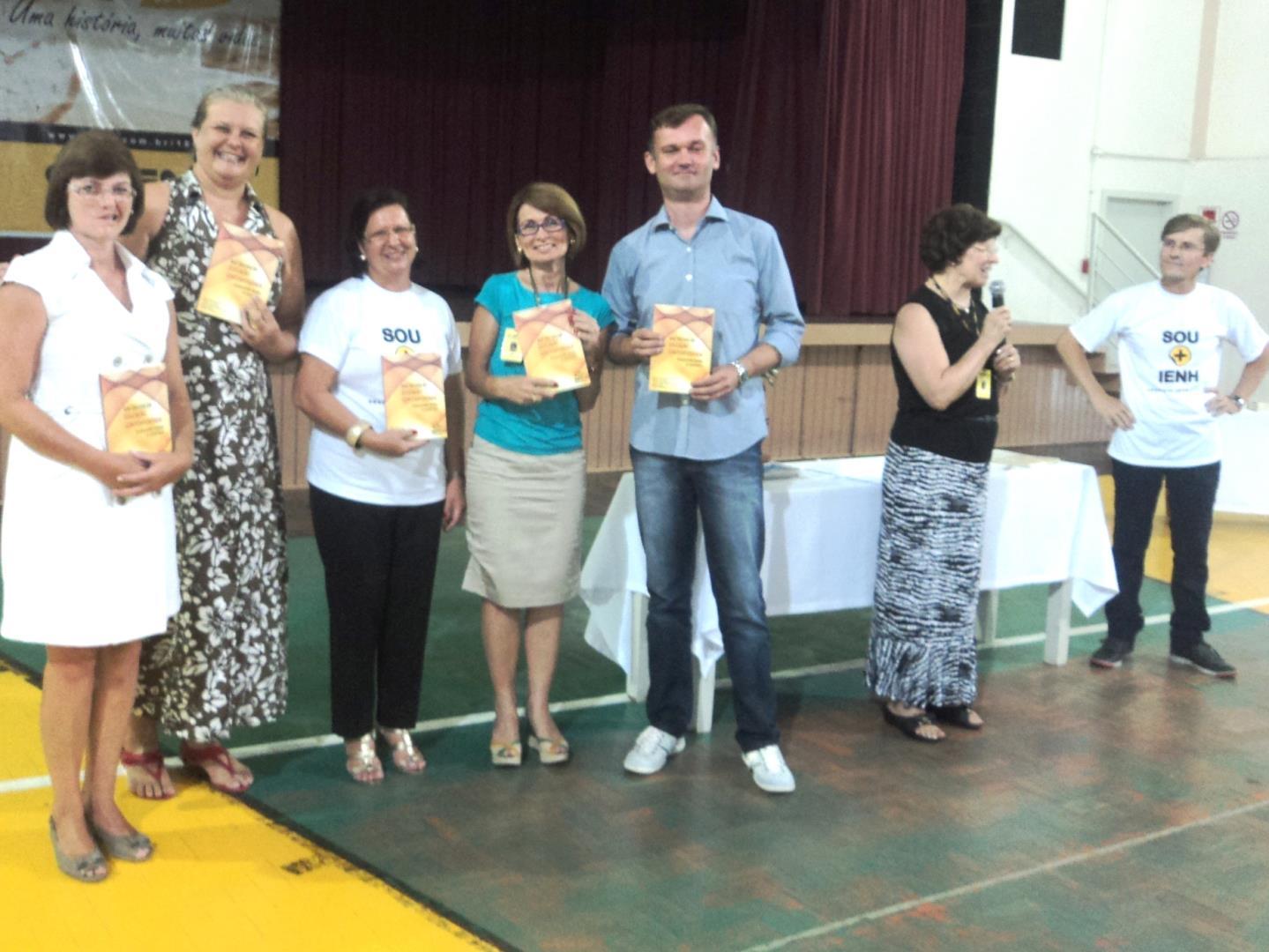 Professores da Faculdade IENH lançam livro sobre educação