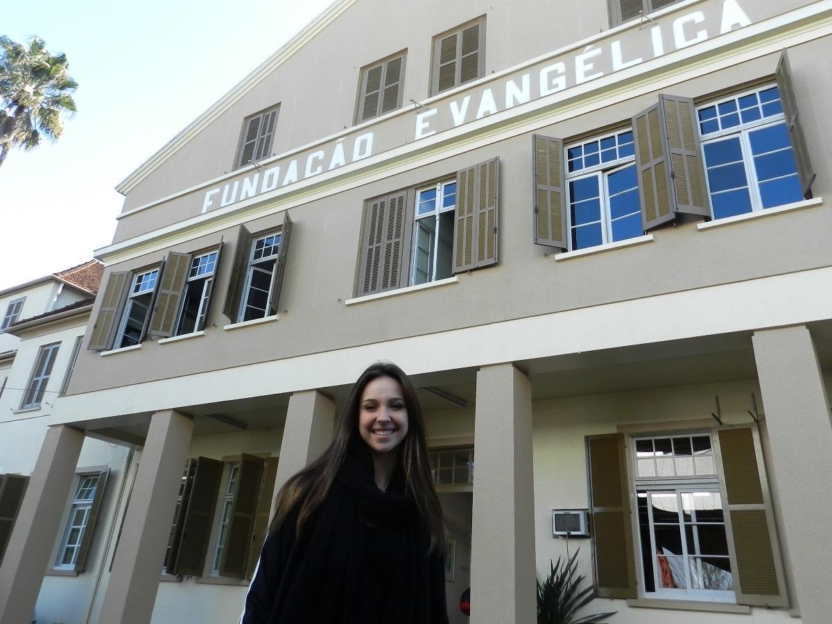 Estudantes da IENH participam da Liga Feminina de Combate ao Câncer