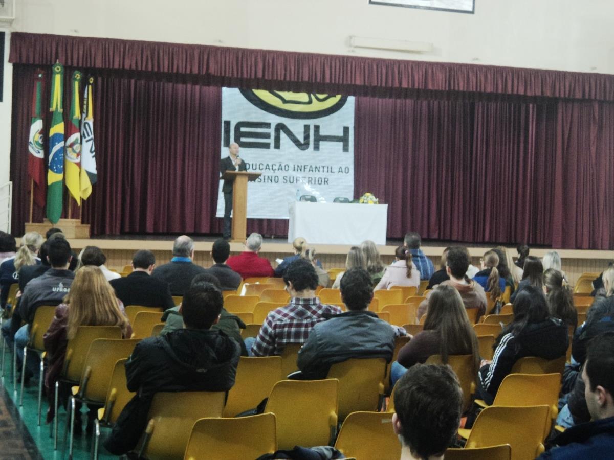 IENH realiza palestra de abertura da Semana CIARTEC