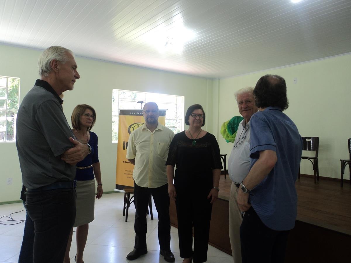 Americano Andrew Pleatman visita IENH