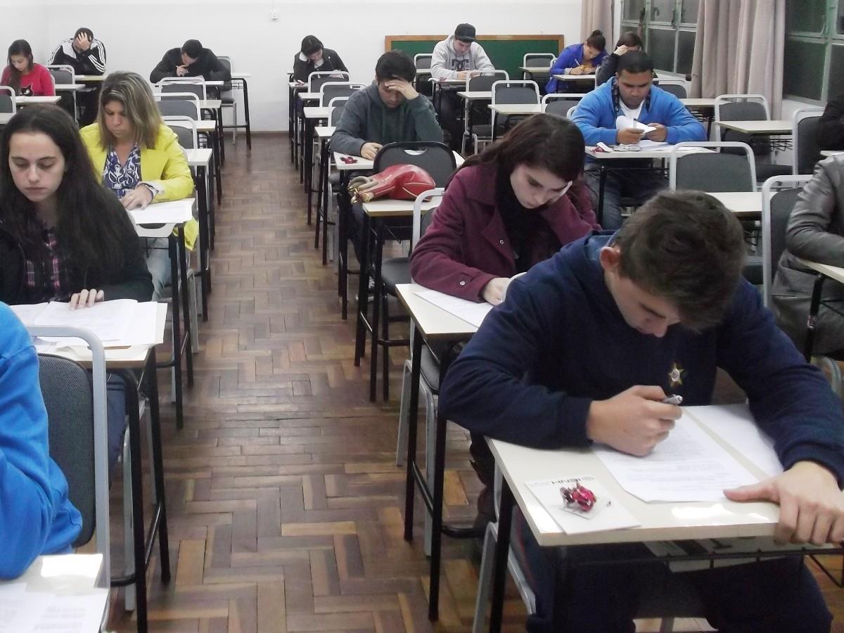 Prova para Bolsas de Estudo na IENH