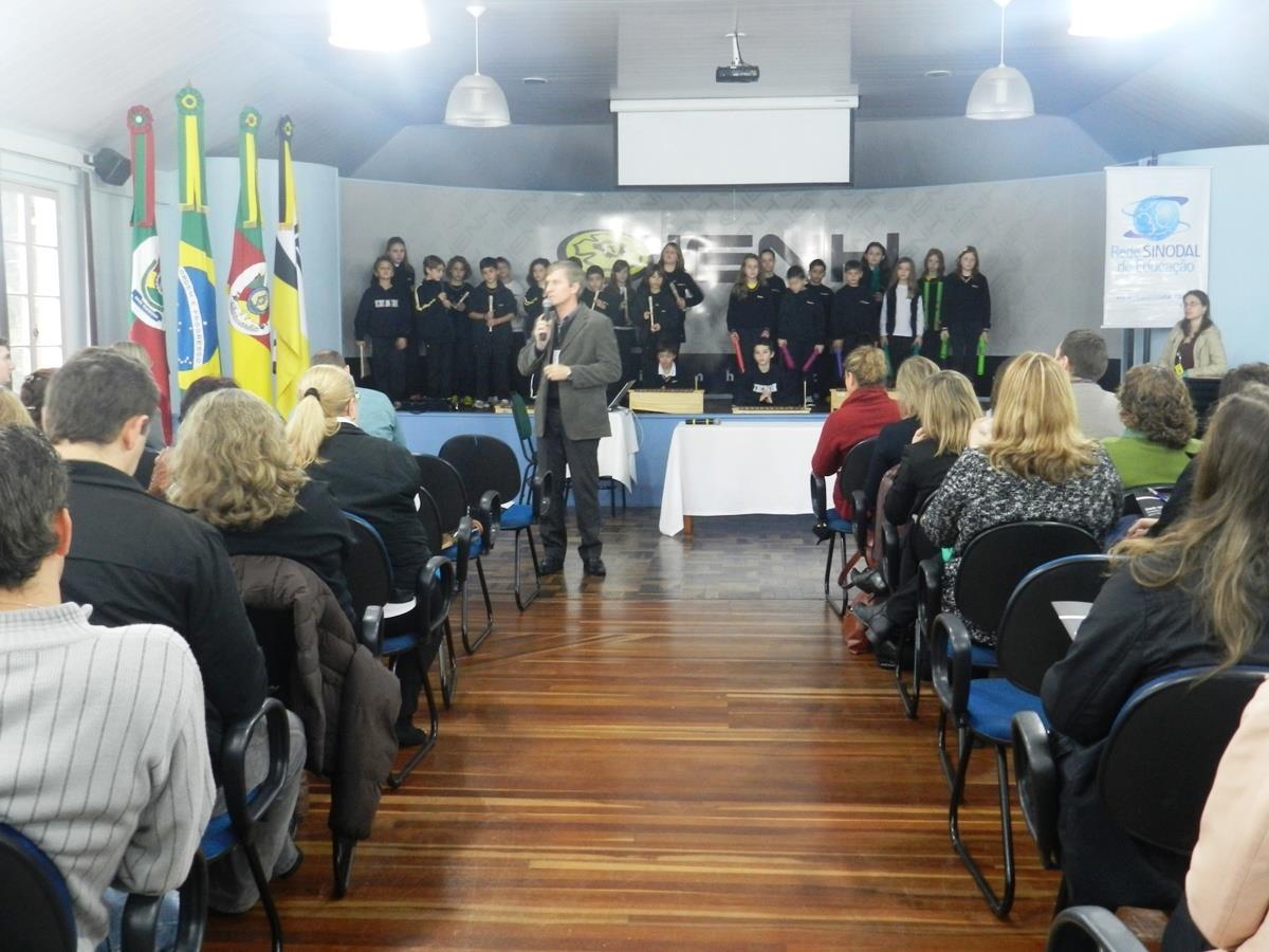 IENH sediou Encontro Regional de Equipes da Rede Sinodal