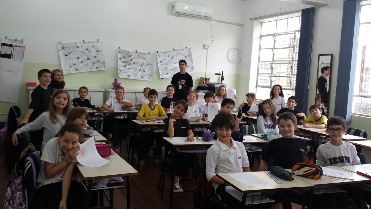 Alunos do 4º ano vivenciam rotina de 5º ano