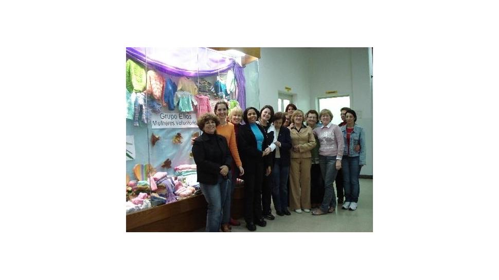 Grupo de Mulheres Voluntárias da IENH prepara doação de 170 agasalhos