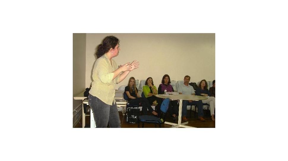 Professores da Unidade Oswaldo Cruz assistem palestra sobre déficit de atenção Professores da Unidade Oswaldo Cruz assistem palestra sobre déficit de atenção