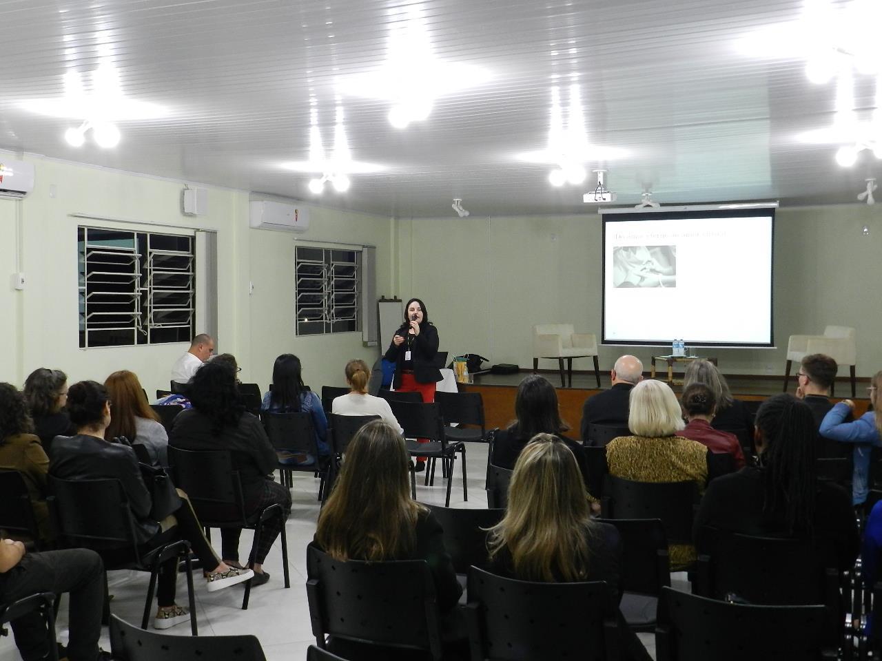 Palestra debate “Relacionamentos Abusivos pela Internet” 