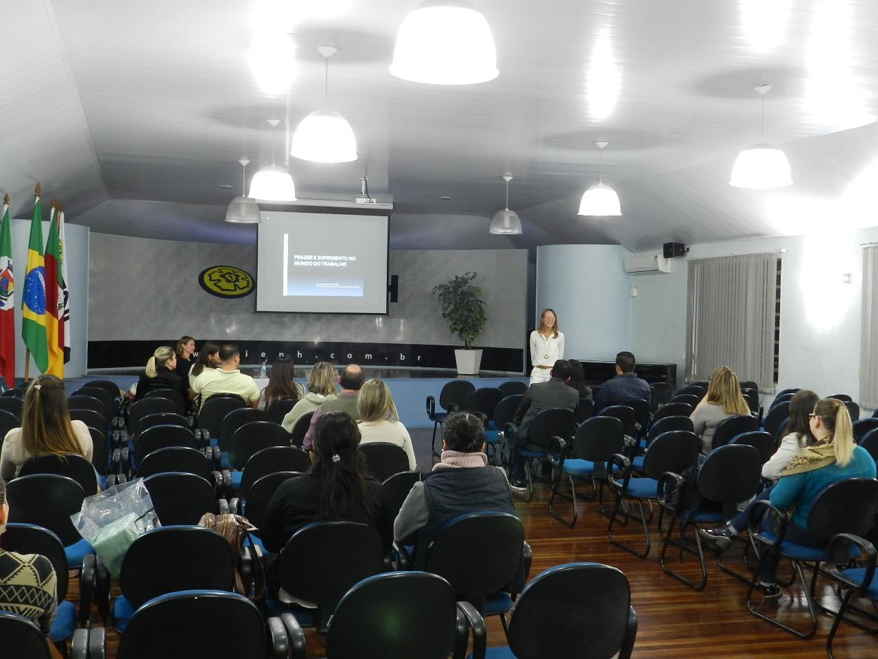 Palestra sobre Psicologia Organizacional é promovida na Faculdade IENH