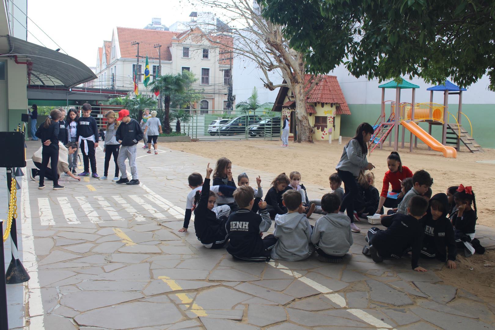 Pátio da Fantasia é espaço de aprendizagem para alunos da Unidade Oswaldo Cruz