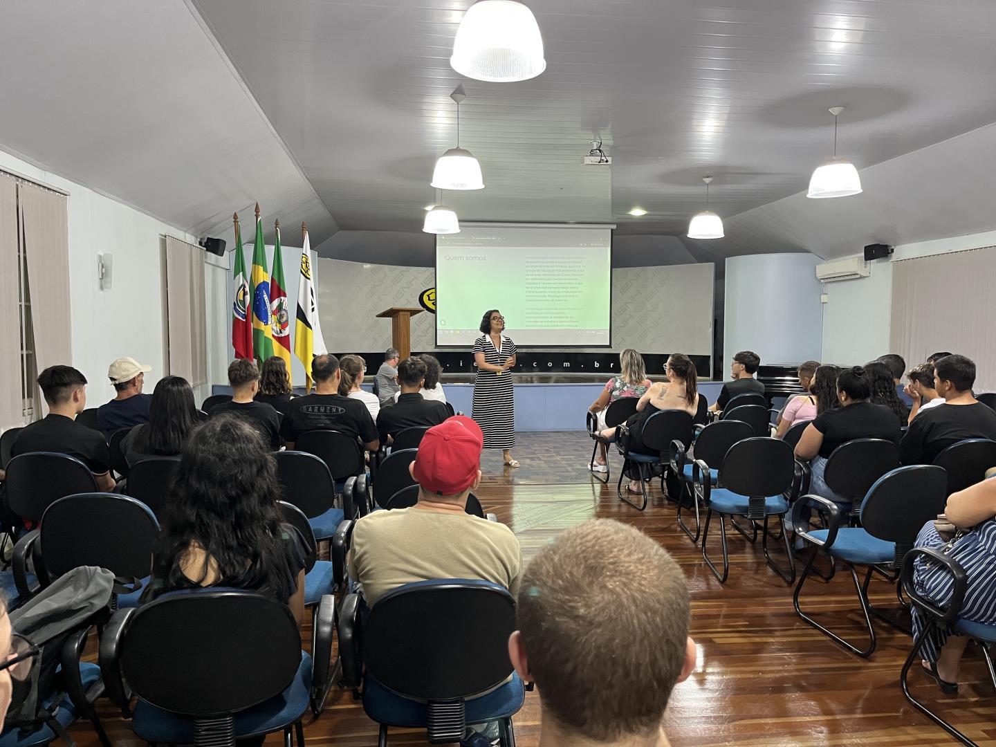 Programa Jovem Aprendiz da IENH inicia com grande engajamento dos participantes